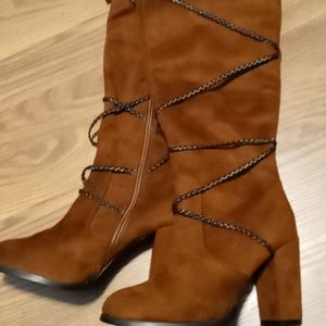 Hot Kiss Boots